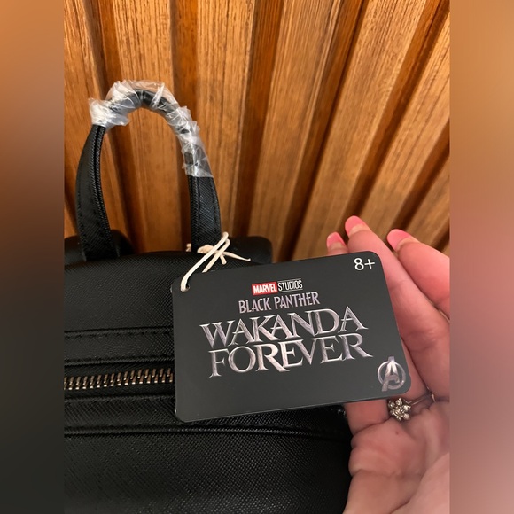 LOUNGEFLY MARVEL BLACK PANTHER WAKANDA FOREVER FIGURAL MINI BACKPACK, NWT - Picture 7 of 10